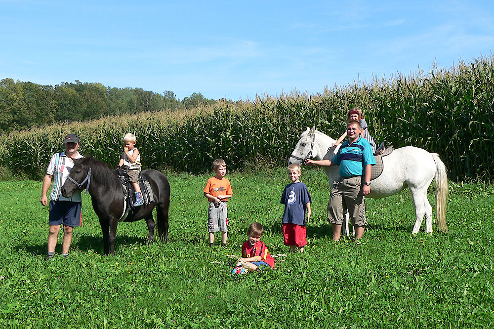 Kinder mit Pferden in Bayern